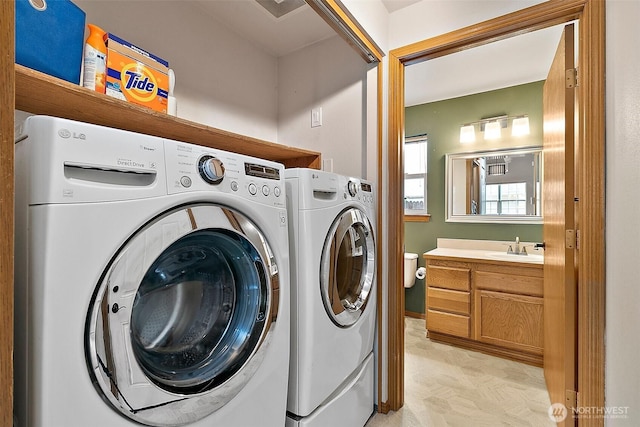 1810 S Tyler St, Tacoma, WA 98405 - laundry area featuring separate washer and dryer