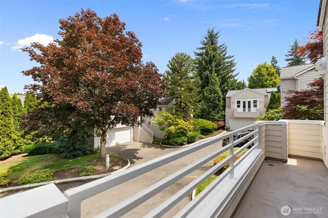 11211 NE 106th Pl, Kirkland, WA 98033 - view of balcony