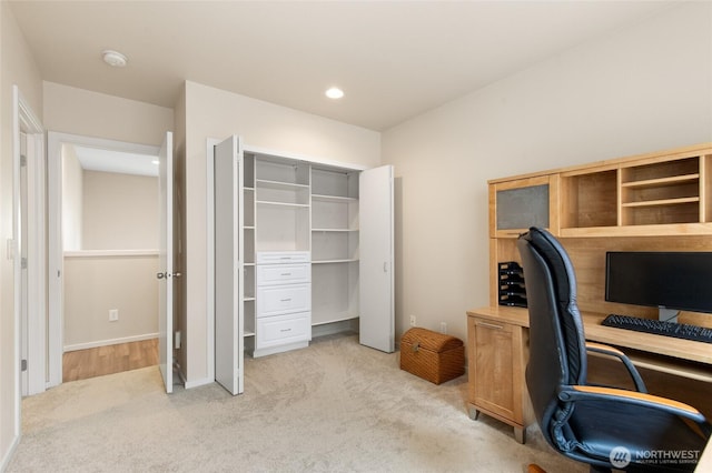 11211 NE 106th Pl, Kirkland, WA 98033 - home office featuring light carpet and recessed lighting