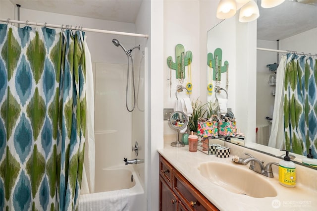 5310 SW College St, Seattle, WA 98116 - full bath featuring shower / bath combo with shower curtain and vanity