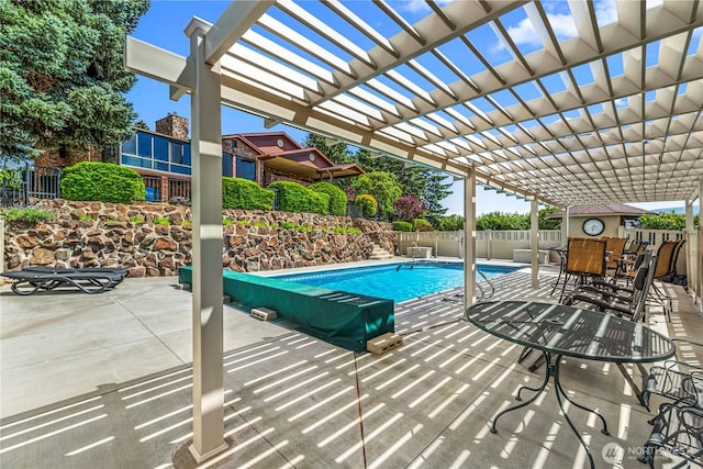 3822 School St, Wenatchee, WA 98801 - view of swimming pool with a pergola, a fenced backyard, and a patio