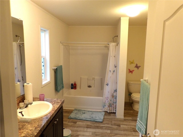 24919 Hoehn Rd Unit 65, Sedro Woolley, WA 98284 - full bathroom featuring vanity, wood finished floors, shower / tub combo with curtain, and ornamental molding