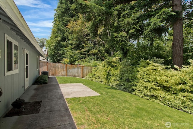 9927 140th St Ct E, Puyallup, WA 98373 - view of yard featuring a patio area