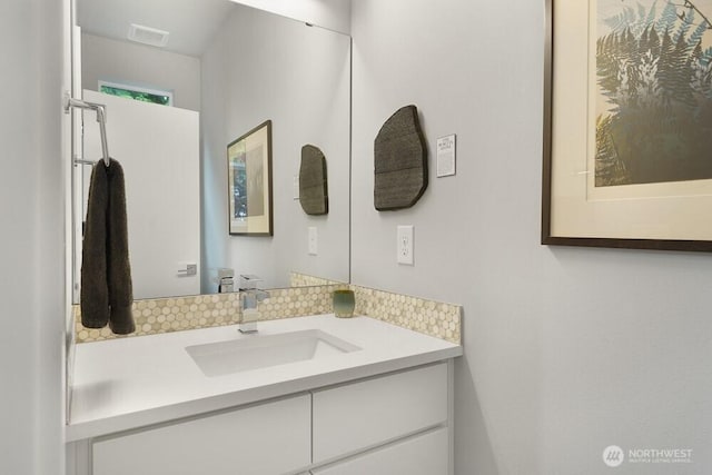 8015 NE 116th Pl, Kirkland, WA 98034 - bathroom featuring vanity