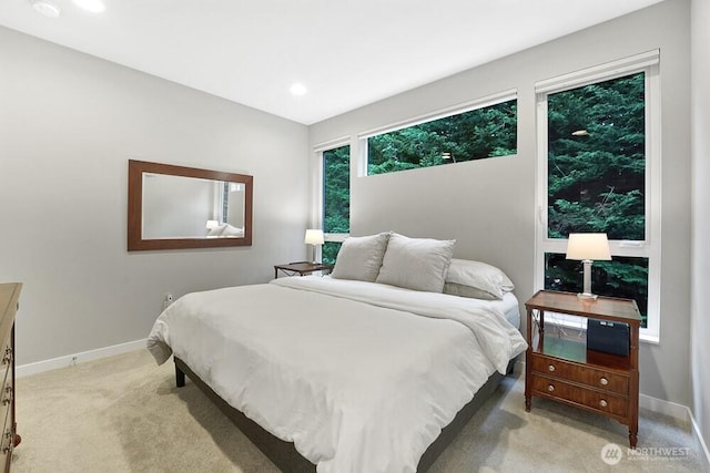 8015 NE 116th Pl, Kirkland, WA 98034 - bedroom featuring light carpet and recessed lighting