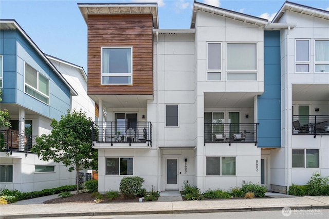 8600 21st Pl NE, Seattle, WA 98115 - view of front of property featuring stucco siding