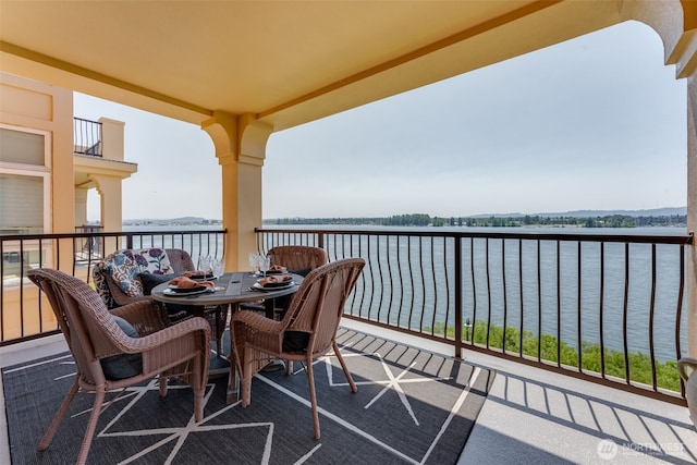 2015 SE Columbia River Dr Unit 320, Vancouver, WA 98661 - balcony with a water view