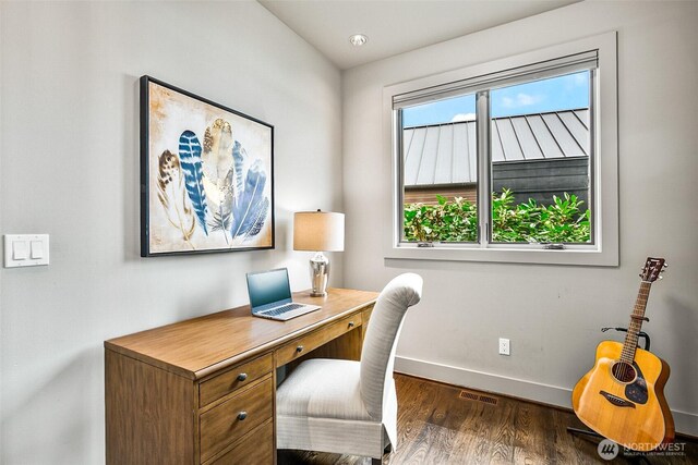 8440 Benotho Pl, Mercer Island, WA 98040 - office area featuring dark wood-style floors and baseboards