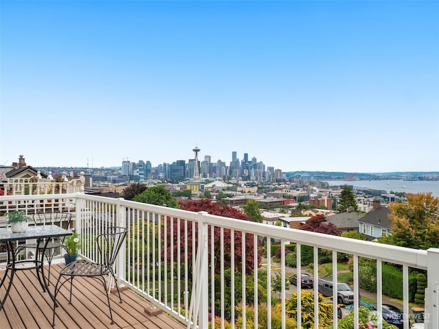 526 W Kinnear Pl, Seattle, WA 98119 - balcony with a skyline view