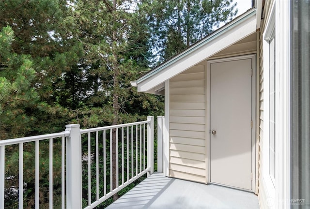 1628 118th Ave SE Unit F316, Bellevue, WA 98005 - view of balcony