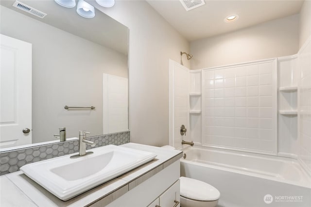 411 205th St SW Unit A, Lynnwood, WA 98036 - full bath featuring vanity, shower / tub combination, and recessed lighting