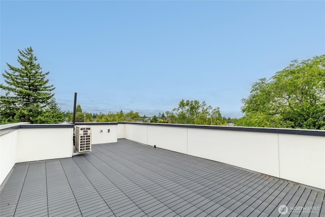 9228 21st Ave SW, Seattle, WA 98106 - view of wooden deck