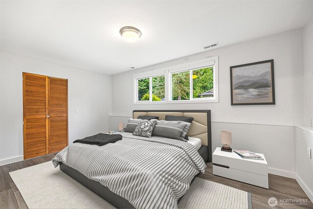 11335 NE 149th St, Kirkland, WA 98034 - bedroom with wood finished floors and a closet