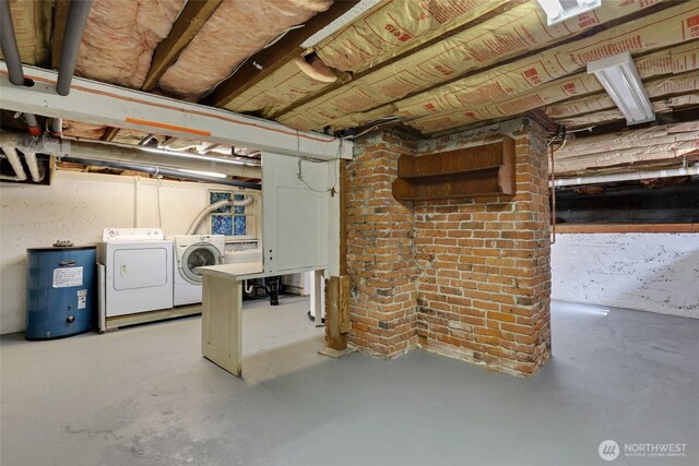 3402 N 28th St, Tacoma, WA 98407 - unfinished basement with washer and dryer
