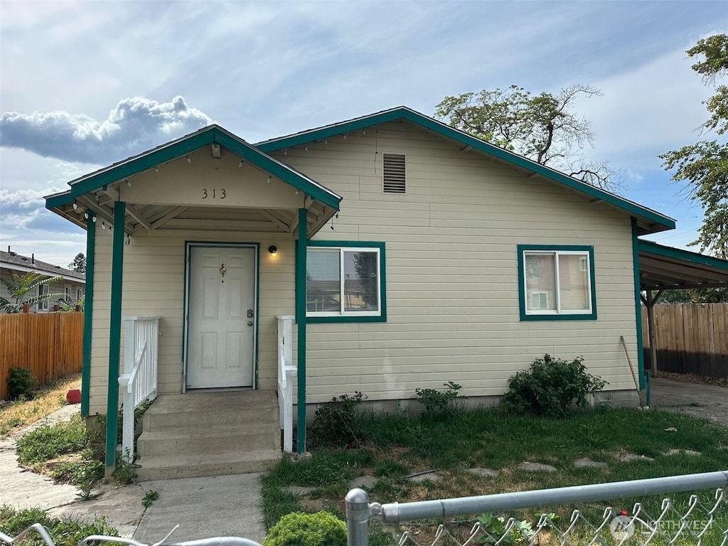 313 N G St, Toppenish, WA 98948 - photo 2