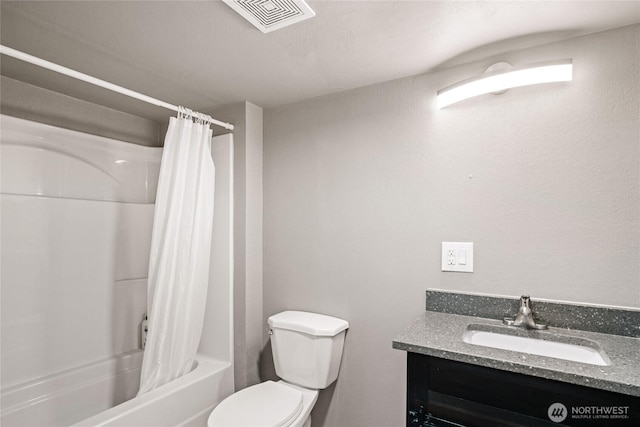 2440 Rock Island Rd, East Wenatchee, WA 98802 - full bathroom featuring shower / bath combo with shower curtain and vanity