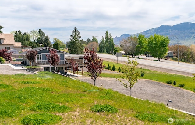 2440 Rock Island Rd, East Wenatchee, WA 98802 - view of yard featuring a mountain view