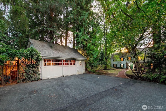 2425 Evergreen Point Rd, Medina, WA 98039 - view of detached garage