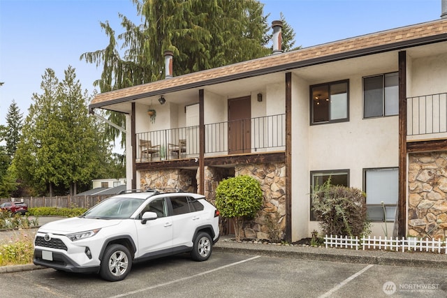 7812 196th St SW Unit B2, Edmonds, WA 98026 - view of property with uncovered parking