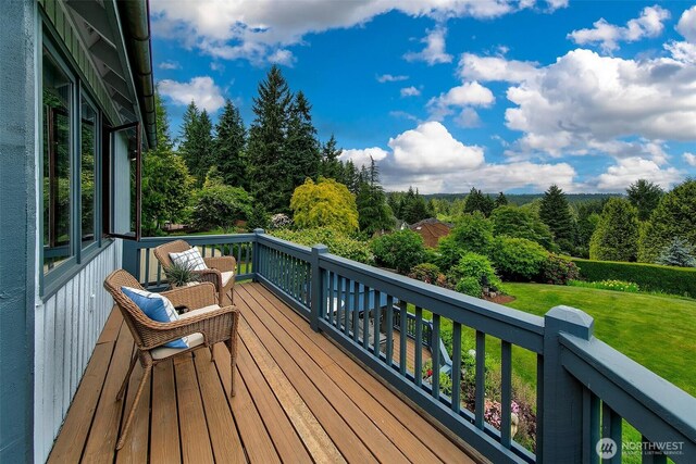 21031 49th Ave SE, Bothell, WA 98021 - wooden terrace with a lawn