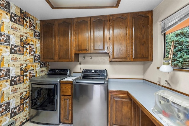 1125 Vista Pl, Edmonds, WA 98020 - laundry room with cabinet space and washing machine and clothes dryer