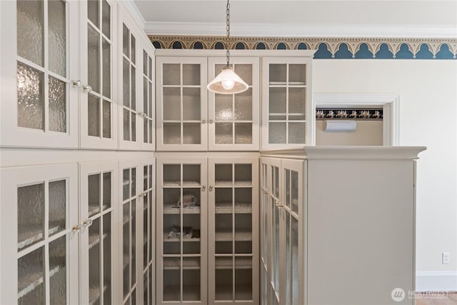 5513 Homestead Ln, Anacortes, WA 98221 - detailed view of crown molding