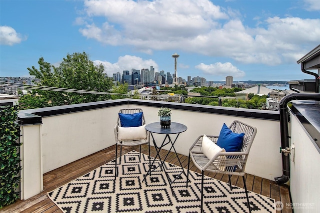 823 Warren Ave N, Seattle, WA 98109 - balcony featuring a skyline view