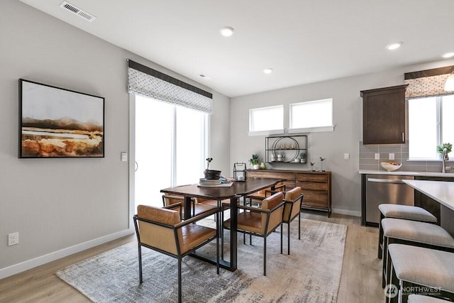 11433 SE 84th St Unit 41, Newcastle, WA 98056 - dining area featuring light wood-type flooring and recessed lighting