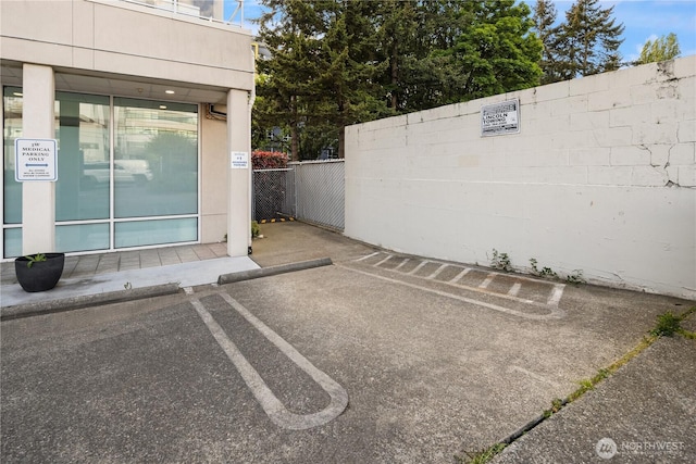 4528 8th Ave NE Unit 5A, Seattle, WA 98105 - view of uncovered parking lot