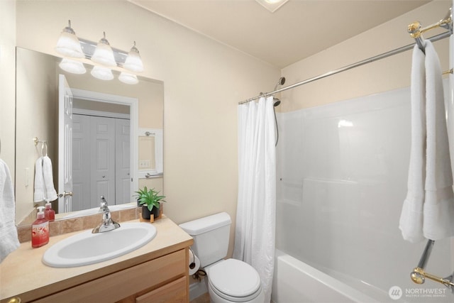2108 S 18th St, Mount Vernon, WA 98274 - bathroom with vanity and shower / tub combo with curtain