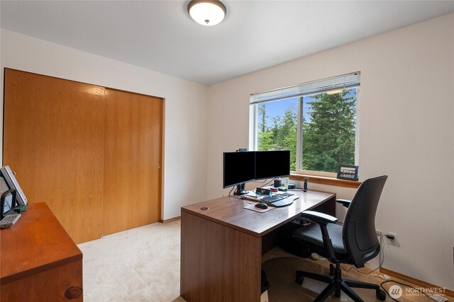 5207 170th St E, Tacoma, WA 98446 - office area with light colored carpet and baseboards