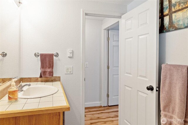 2 Louise View Dr, Bellingham, WA 98229