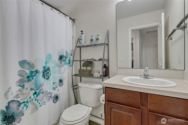 4023 Tribute Ave E, Fife, WA 98424 - full bath with vanity and a shower with curtain
