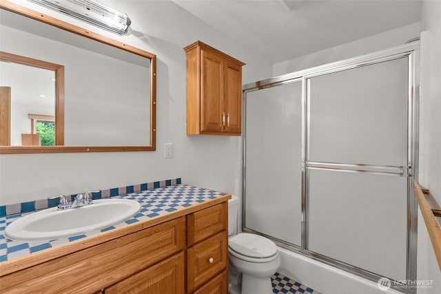 107 Gilbert Rd N, Onalaska, WA 98570 - full bath featuring a shower with shower door and vanity