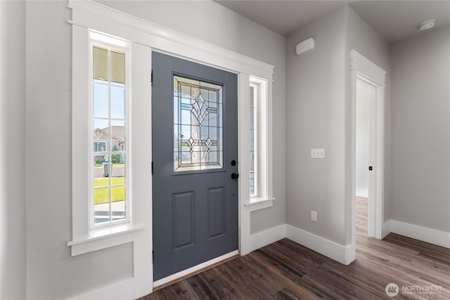 1300 W Marina Dr Unit 33, Moses Lake, WA 98837 - foyer entrance featuring baseboards and dark wood finished floors