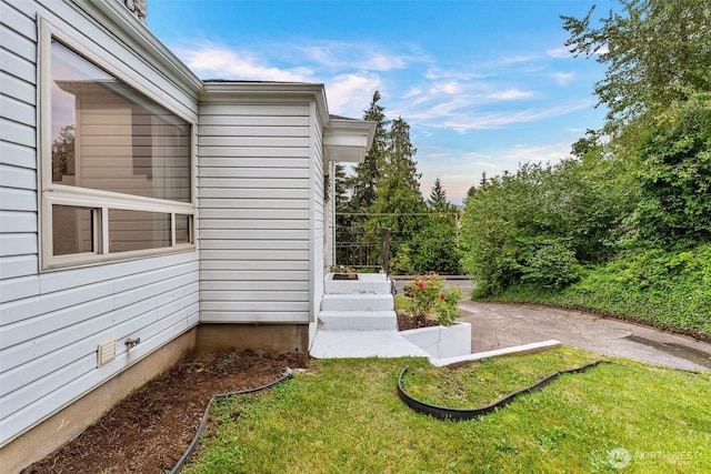 123 Scenic View Dr, Longview, WA 98632 - view of green lawn