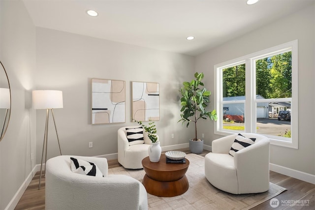 32701 SE 43rd St, Fall City, WA 98024 - living area with wood finished floors and recessed lighting