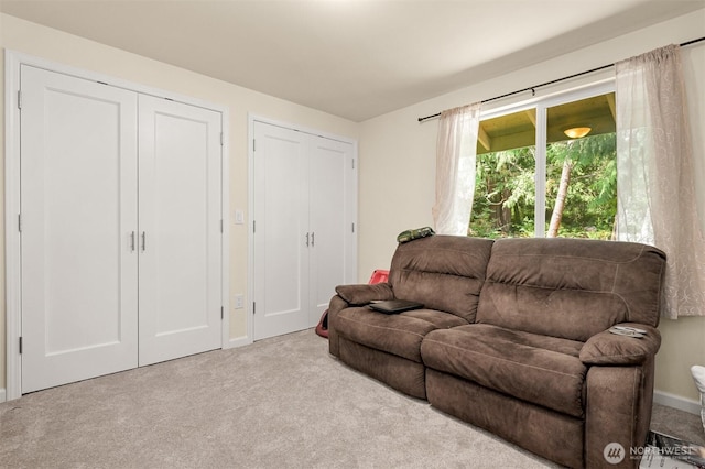 24 Makah Way, La Conner, WA 98257 - carpeted living area with baseboards