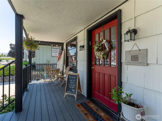 1018 Vassar Ave, Wenatchee, WA 98801 - view of exterior entry featuring covered porch