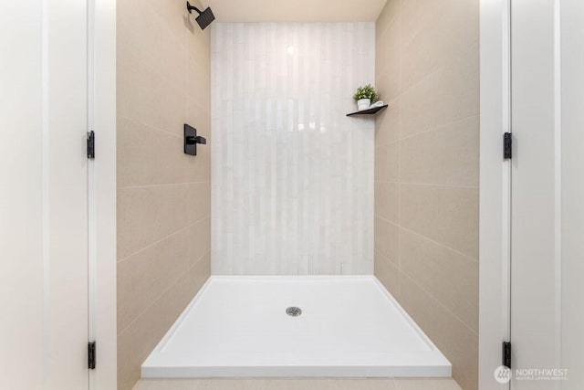 2216 18th Ave S, Seattle, WA 98144 - full bath featuring tiled shower