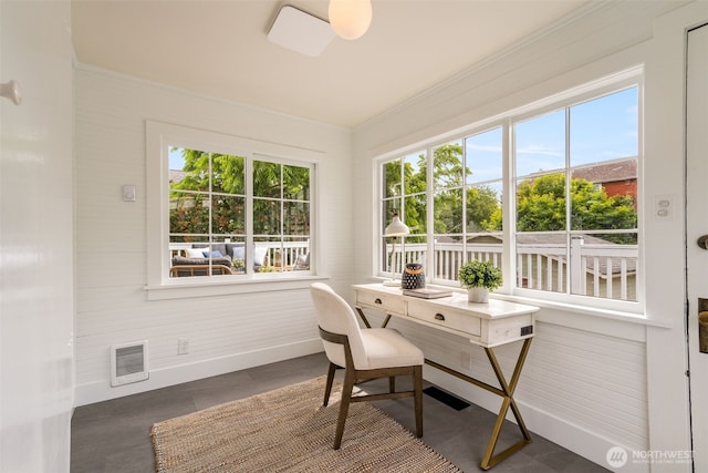 8251 Densmore Ave N, Seattle, WA 98103 - office space featuring baseboards and ornamental molding