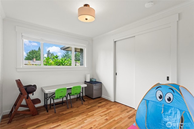 5620 N 23rd St, Tacoma, WA 98406 - recreation room featuring crown molding and light wood finished floors