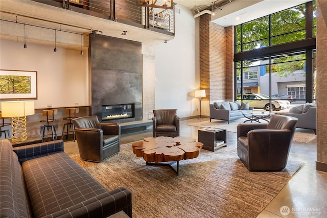 2720 3rd Ave Unit 412, Seattle, WA 98121 - lobby featuring a high ceiling