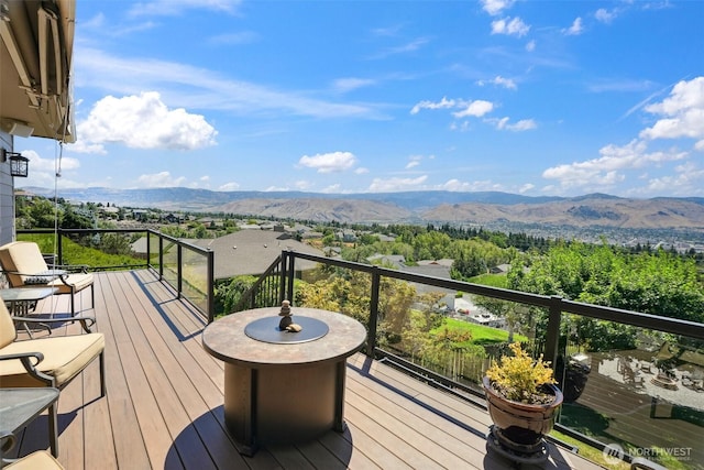 622 Vista View Pl, East Wenatchee, WA 98802 - deck featuring a mountain view