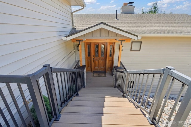 622 Vista View Pl, East Wenatchee, WA 98802 - property entrance with a shingled roof and a chimney