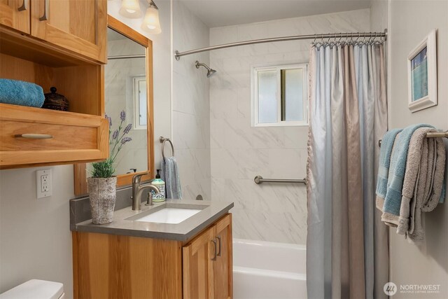 7337 19th Ave SW, Seattle, WA 98106 - bathroom featuring vanity and shower / bath combination with curtain