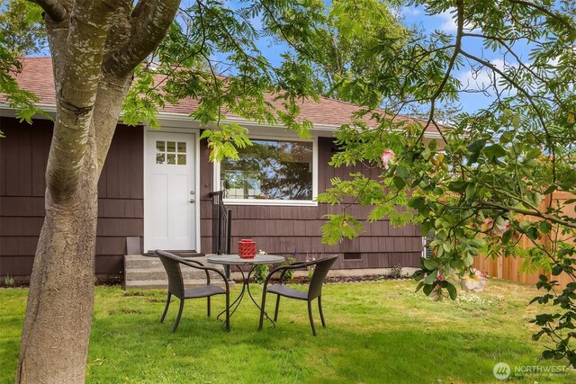 7337 19th Ave SW, Seattle, WA 98106 - view of green lawn