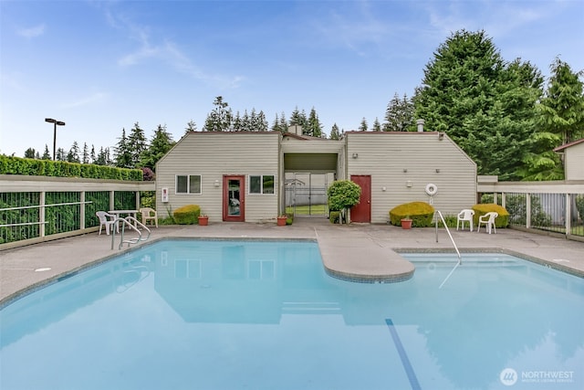 17529 151st Ave SE Unit 7-8, Renton, WA 98058 - view of swimming pool with a patio