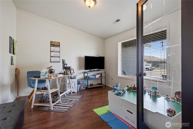 5421 Jackson Ln, Pasco, WA 99301 - office space with vaulted ceiling and wood finished floors
