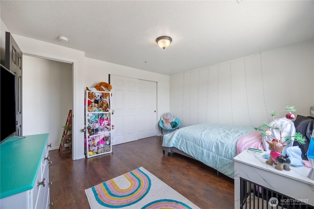 5421 Jackson Ln, Pasco, WA 99301 - bedroom with dark wood-style floors